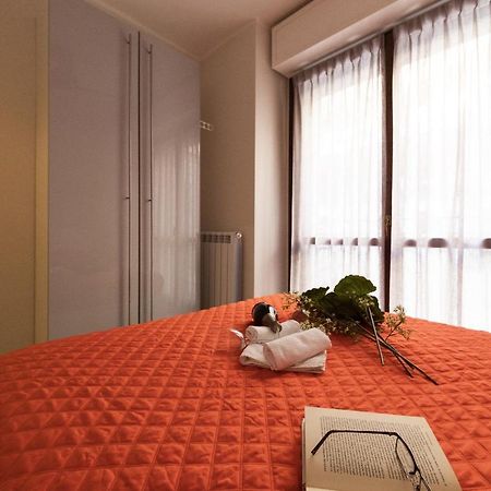 Modern Lakefront 2-Bedroom Apartment Acquaseria 外观 照片